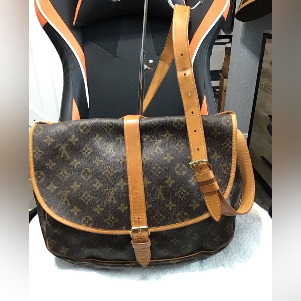 Louis Vuitton Bags - Picture 5 of 15